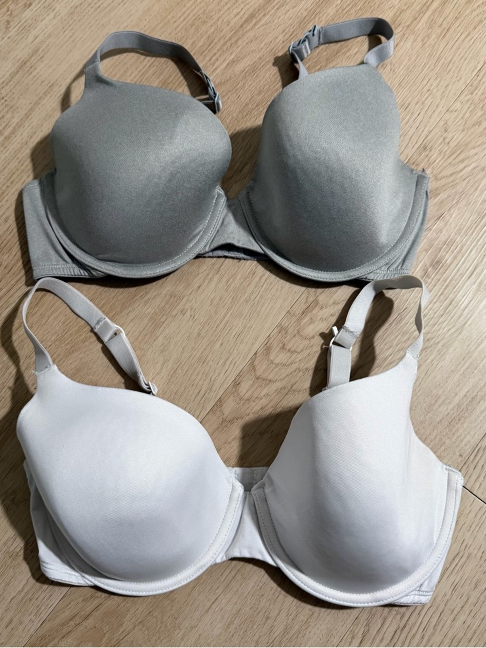 SO Smooth Molded T-Shirt Bras - Gray & White 34D
